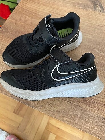 28 Beden siyah Renk Nike çocuk ayakkabı