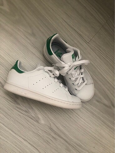 Adidas Nike Stan Smith