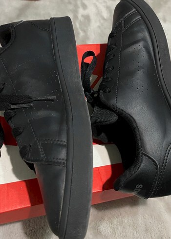 37,5 Beden Adidas Ayakkabı