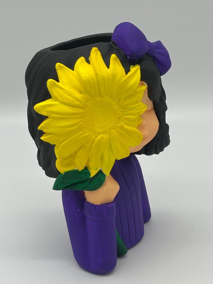 Mor Fiyonklu Kız Figürü - Görsel 4