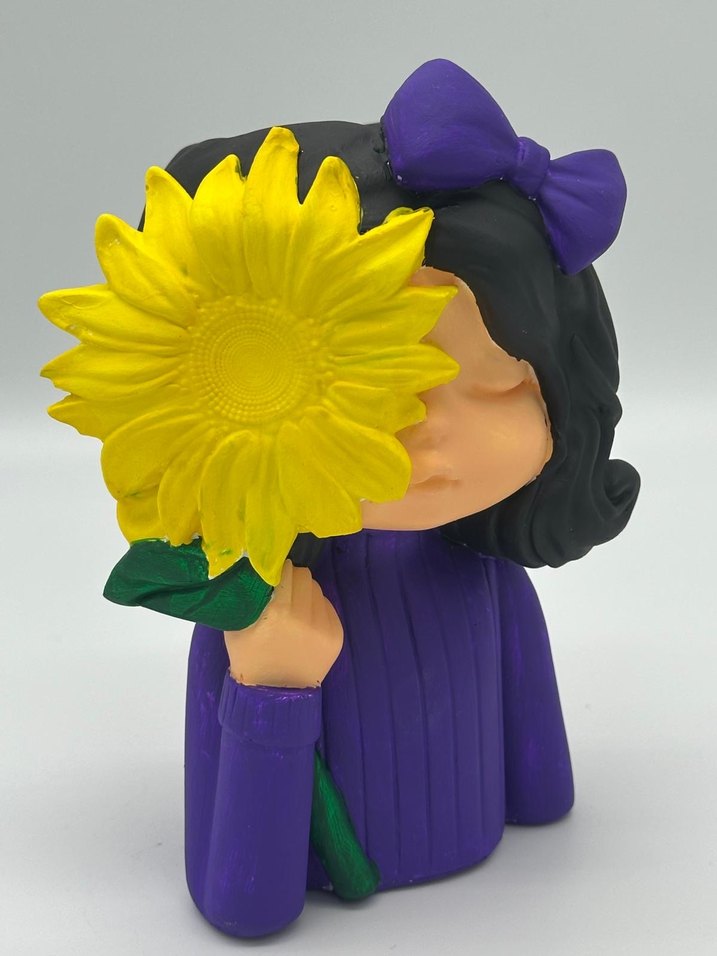 Mor Fiyonklu Kız Figürü - Görsel 2