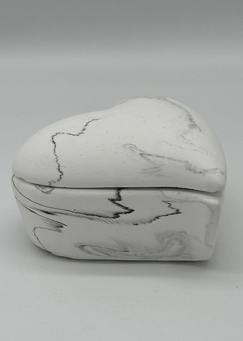 Gri Detaylı Beyaz Kalp Şekilli takı kutusu - Görsel 2