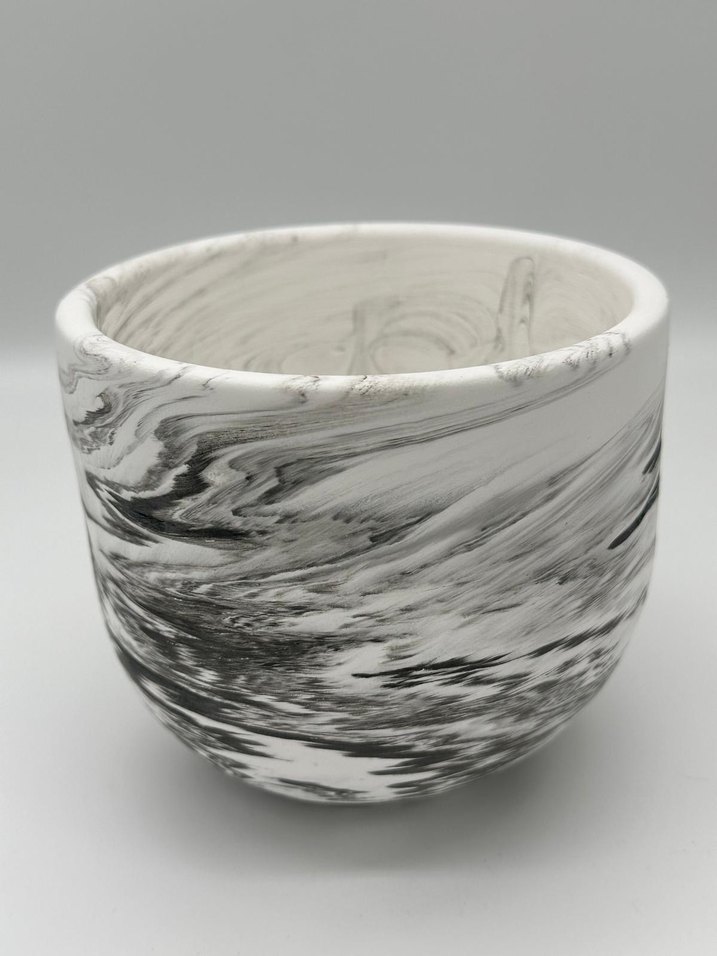 Gri desenli beyaz  vazo - Görsel 4