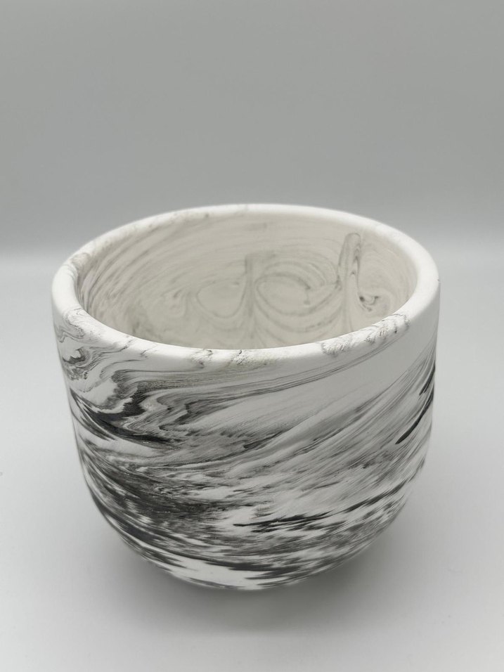 Gri desenli beyaz  vazo - Görsel 2