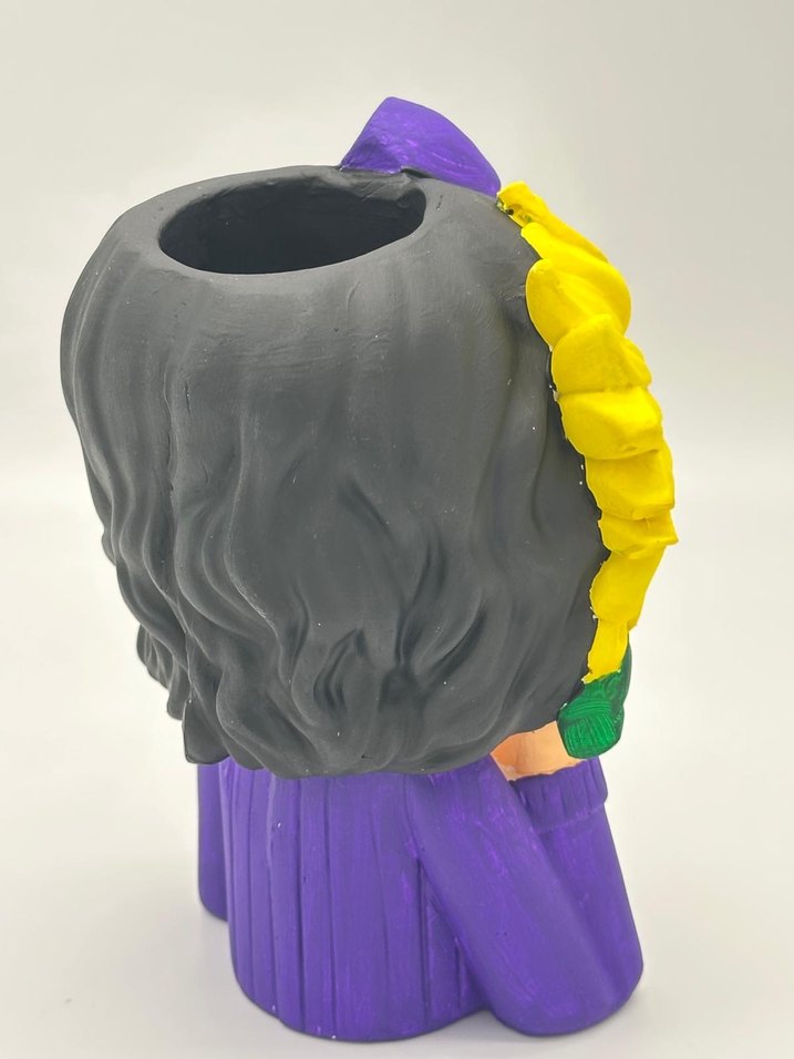 Siyah Saçlı Figür, Mor Elbise ve Ayçiçeği - Görsel 4