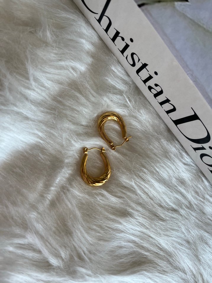 Altın Renk Mini Boy Kemerli Küpe - Görsel 3