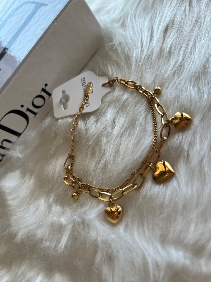 Zincir Detaylı Kalpli Altın Renk Kadın Bileklik - Görsel 2