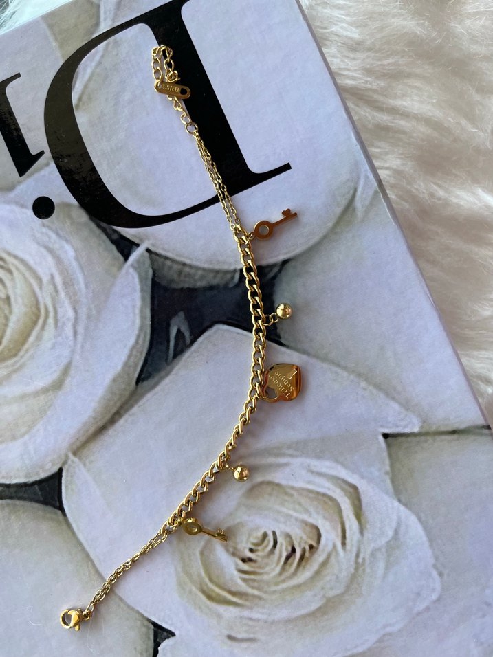 Zincir Detaylı Parlak Altın Kadın Bileklik - Görsel 2