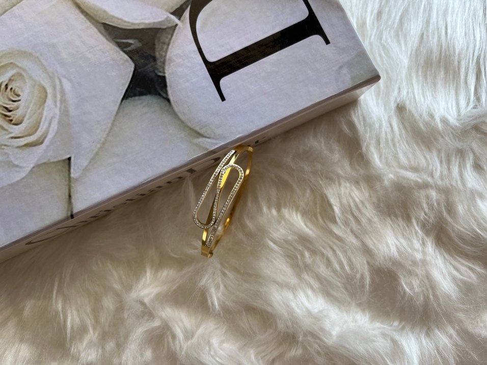 Işıltılı Taşlı Desenli Altın Kelepçe - Görsel 3