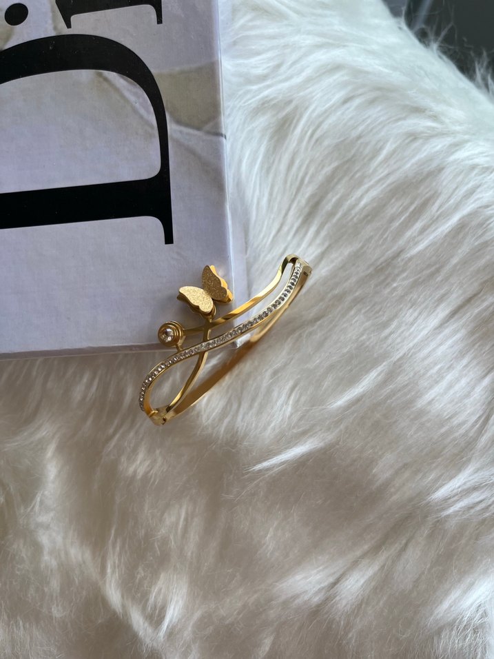 Parıltılı Kelebek Detaylı Altın Bileklik Kelepçe - Görsel 5