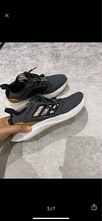 36,5 Beden Adidas spor ayakkabı
