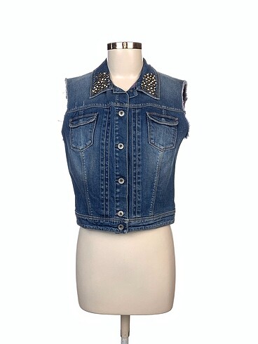 Guess Yelek %70 İndirimli.