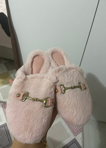 Beyaz Kürklü Kadın Ev Terliği - Görsel 2