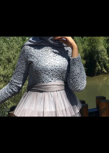 Gri Fırfırlı Uzun elbise - Görsel 3