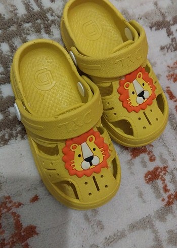 Sarı Aslan Desenli Erkek Çocuk Terlik - Görsel 2
