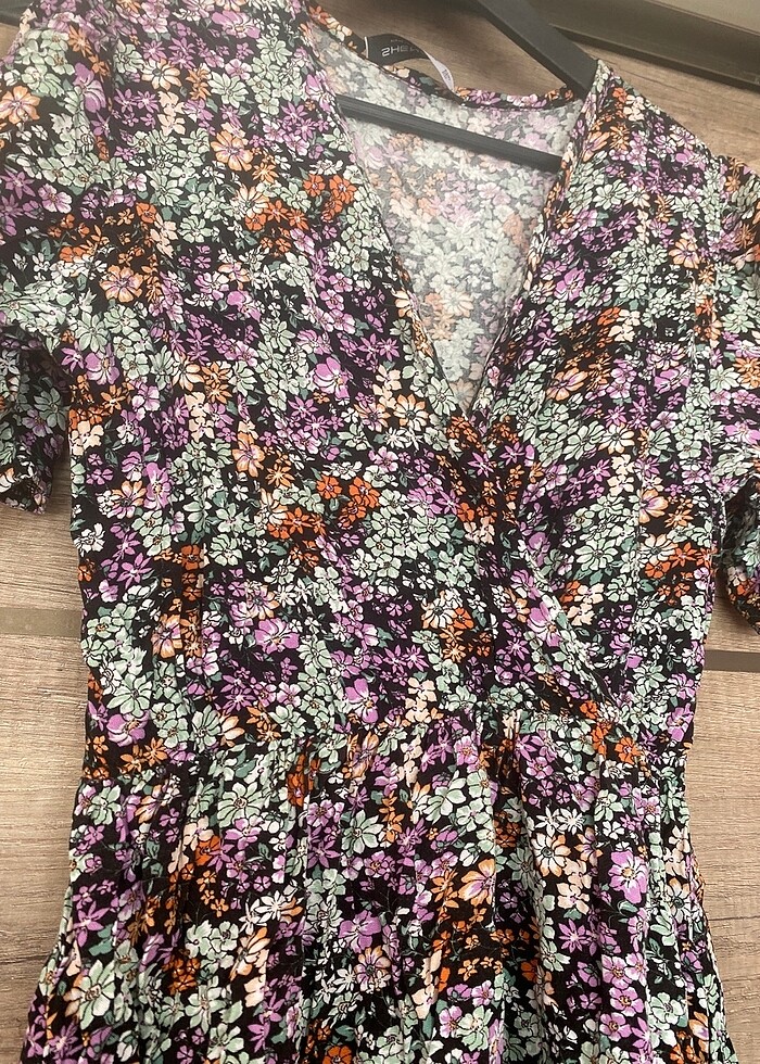 Çiçekli elbise - Görsel 4