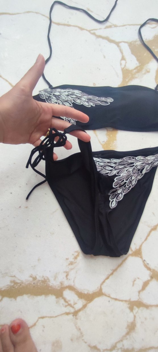 İnce Askılı Siyah Dantel Nakışlı Bikini - Görsel 3