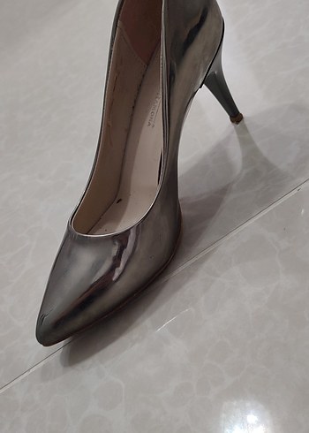 Parlak Metal Topuklu Stiletto - Görsel 2