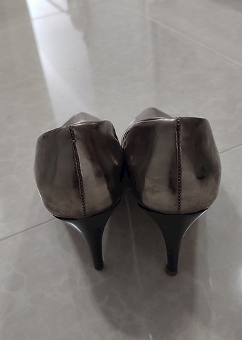 Parlak Metal Topuklu Stiletto - Görsel 3