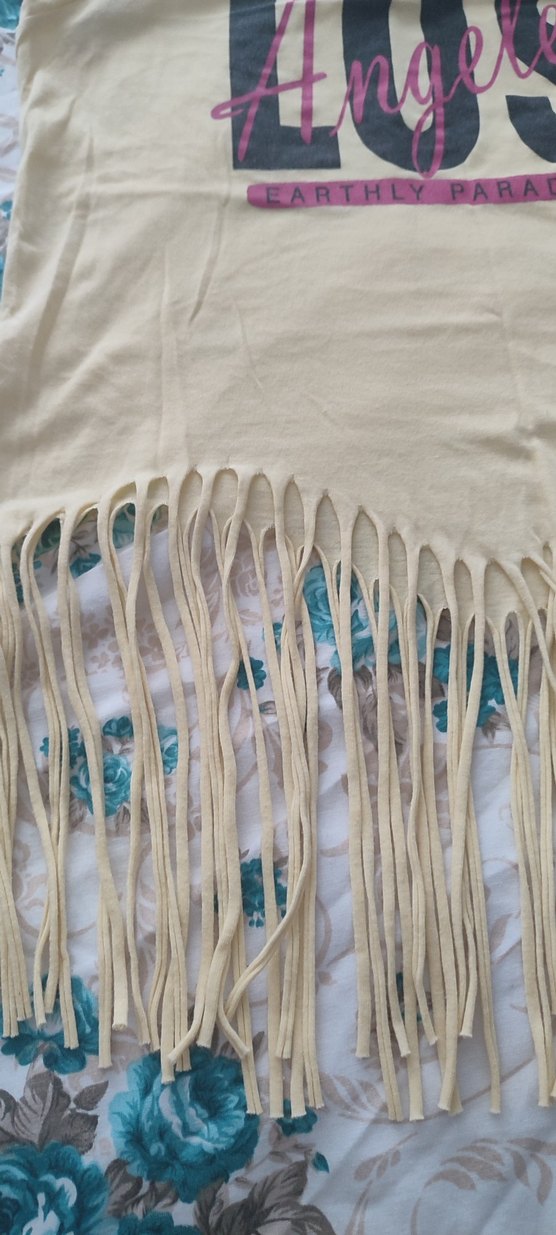 Püsküllü Kolsuz Tişört - Görsel 4