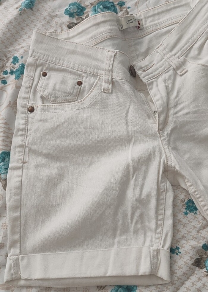 Kadın beyaz şort - Görsel 4