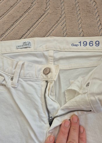 Beyaz Pamuklu Kısa Bermuda Şort - Görsel 4