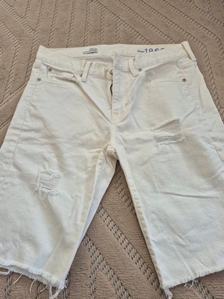 Beyaz Pamuklu Kısa Bermuda Şort - Görsel 3