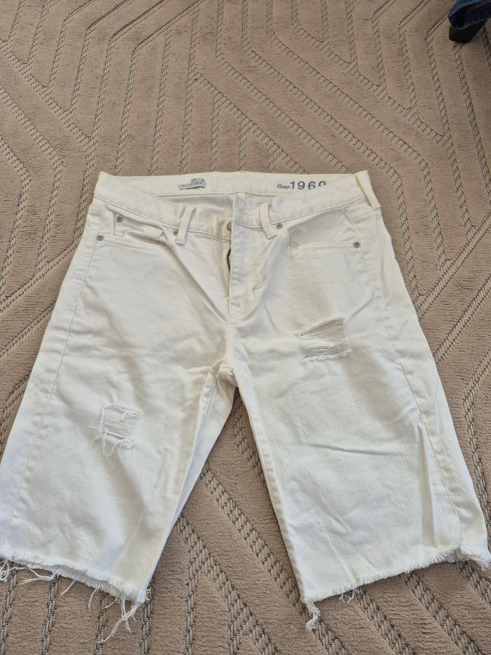 Beyaz Pamuklu Kısa Bermuda Şort - Görsel 2