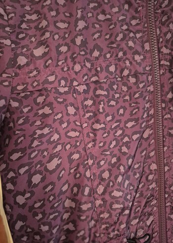 Bordo Leopar Desenli Fermuarlı Kadın yağmurluk - Görsel 4