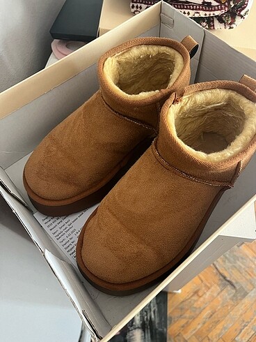 Ugg Bot