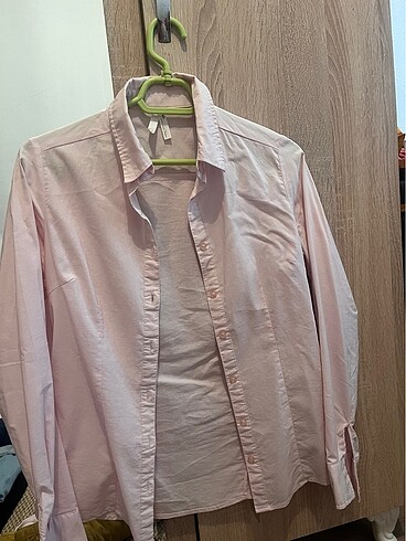 Pembe gömlek