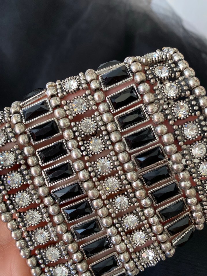 Taşlı,lastikli kalın tek parça bileklik - Görsel 5