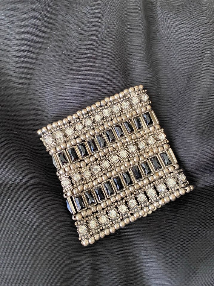 Taşlı,lastikli kalın tek parça bileklik - Görsel 3