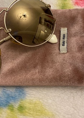 Miu Miu güneş gözlüğü - Görsel 3