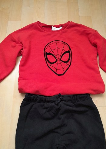 Erkek Çocuk Kırmızı Baskılı Sweatshirt ve Siyah Eşofman - Görsel 3