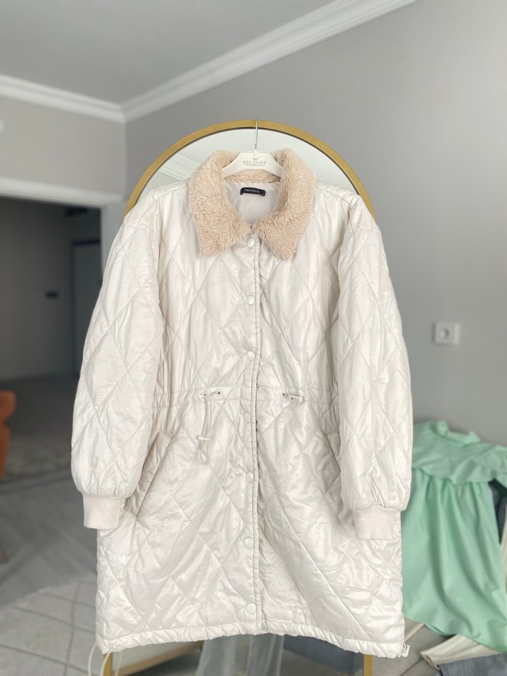 Beyaz Kürklü Kadın Kışlık Mont - Görsel 2