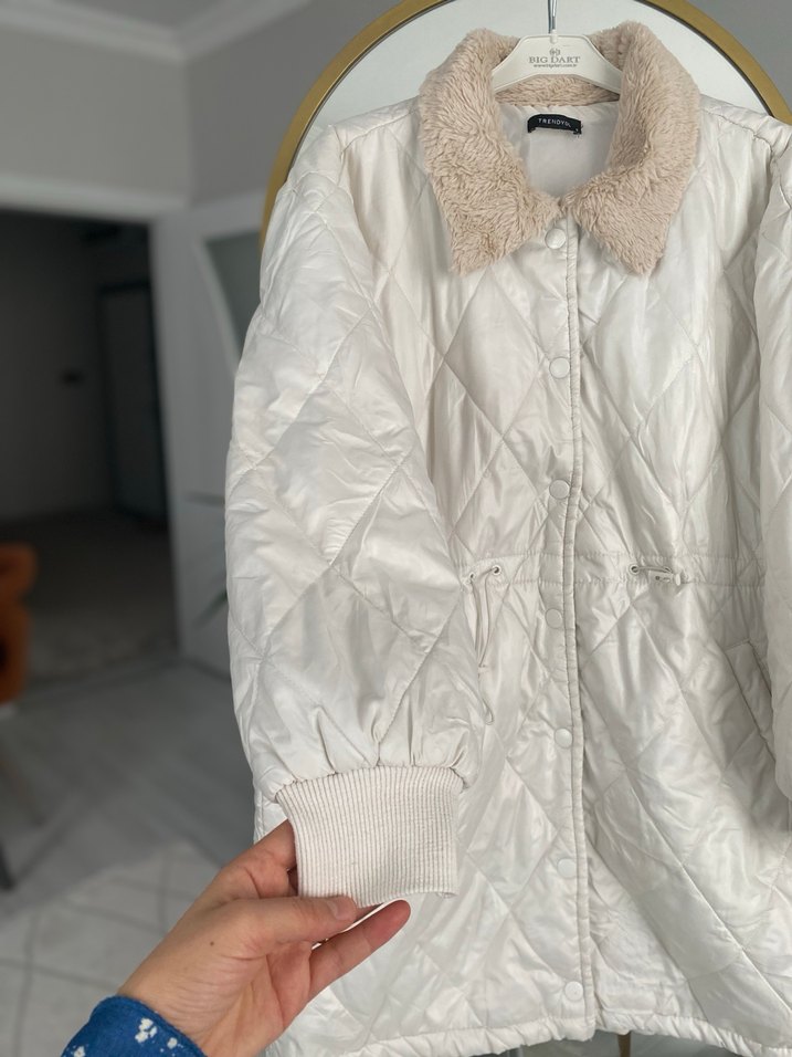 Beyaz Kürklü Kadın Kışlık Mont - Görsel 3