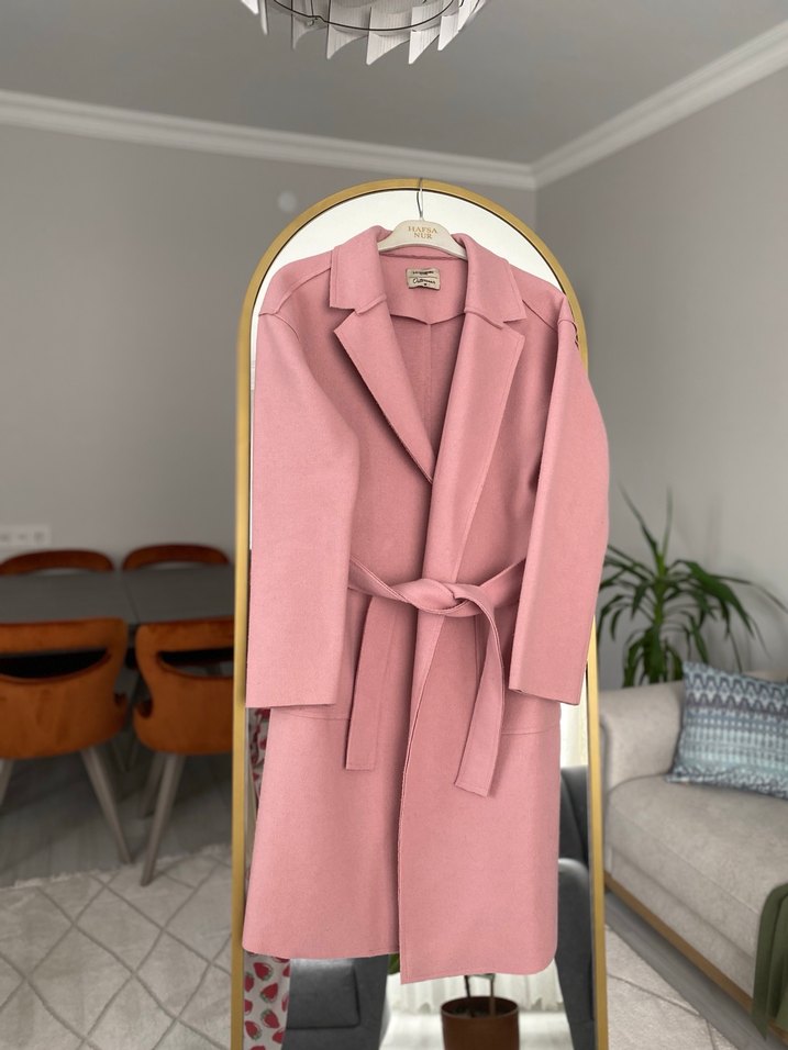 Pembe Bel Detaylı Uzun Kadın Kaban - Görsel 2