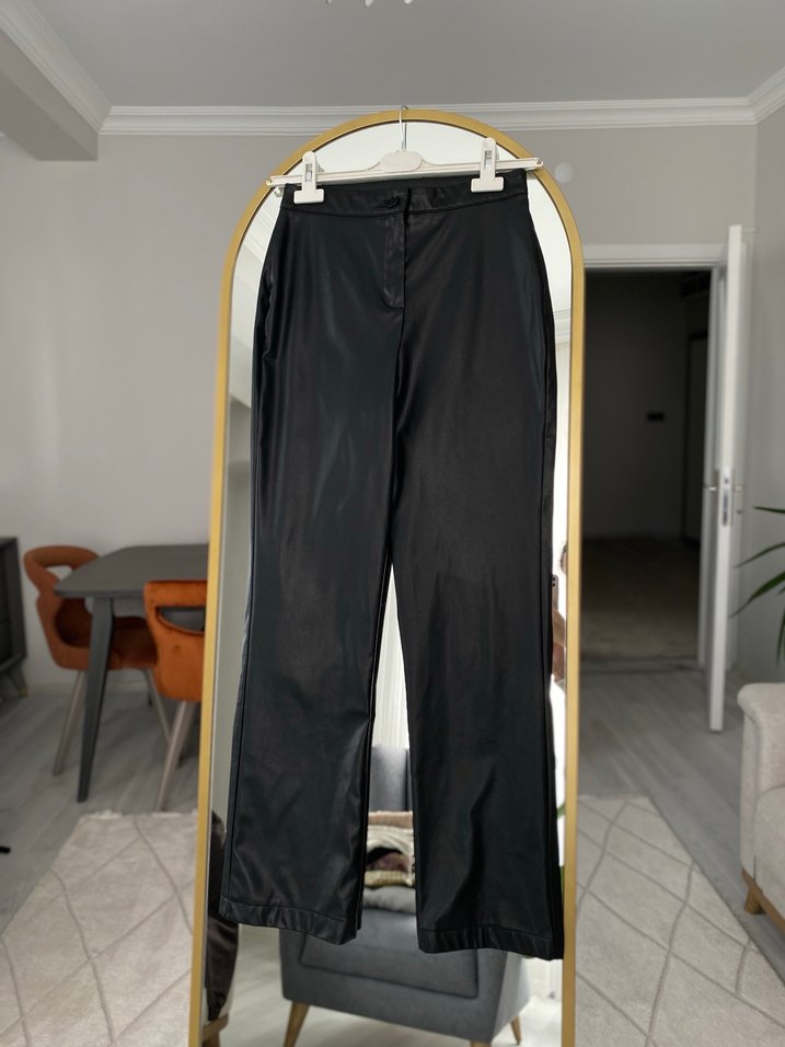Siyah Parlak Kadın deri Pantolon - Görsel 2