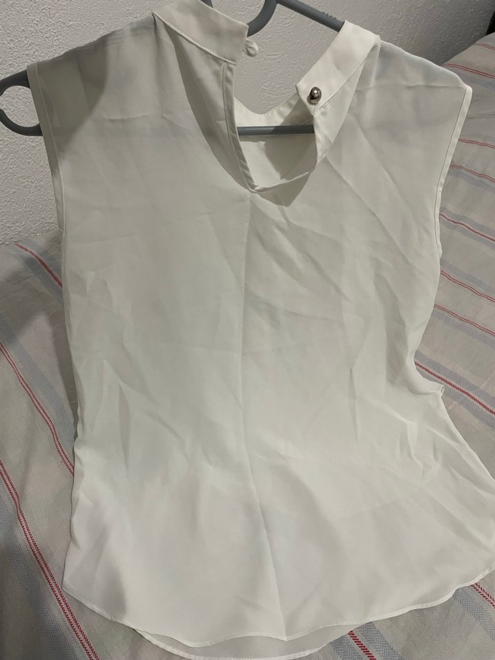 sırtı düğmeli bluz - Görsel 2