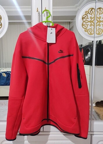 Nike tech