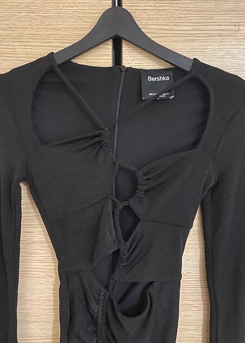 Bershka Uzun Kollu Siyah Gotik V Yaka Elbise