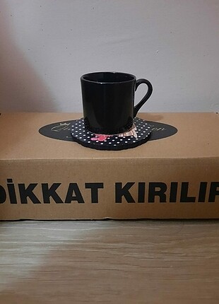 Siyah fincan takımı 6lı