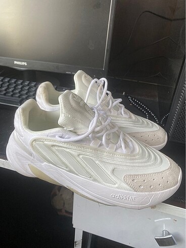 adidas ozelia