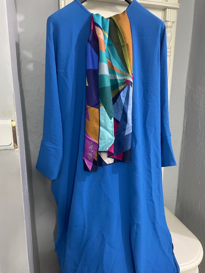 ipek eşarp ve yarasa kol tunik - Görsel 3