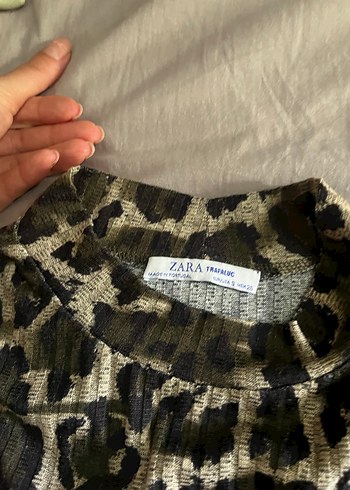 Kadın Yılan Desenli Pilili Balıkçı Yaka Bluz - Görsel 2