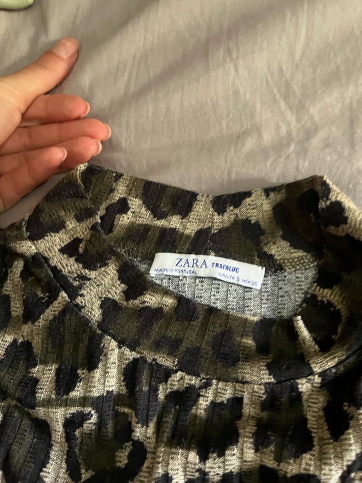 Kadın  Yılan Desenli Pilili Balıkçı Yaka Bluz - Görsel 2