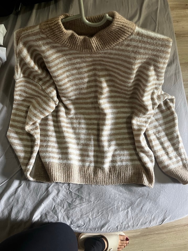 Bej Çizgili Kadın Triko Kazak - Görsel 3