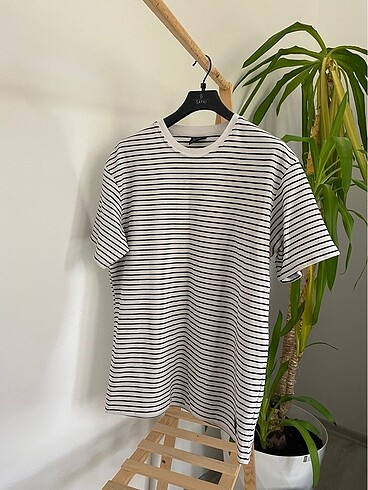 Pull and bear tshirt
