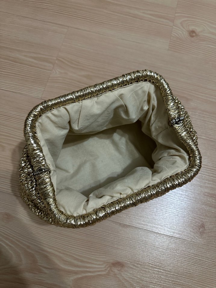 Altın Renk Örgü Kadın Portföy Çanta - Görsel 2